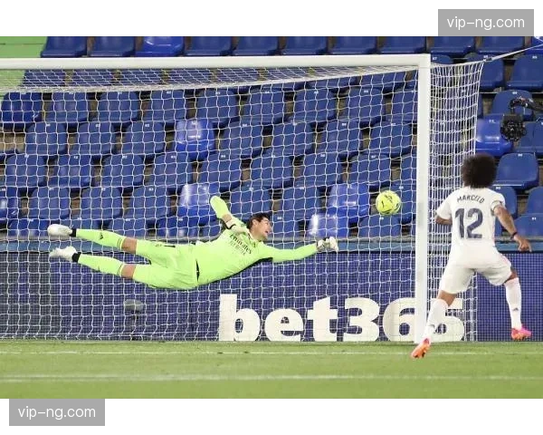 赫塔菲客场犯规场均14.6次 风格极具侵略性但效率偏低 赫塔菲客场犯规场均14.6次 风格极具侵略性但效率偏低